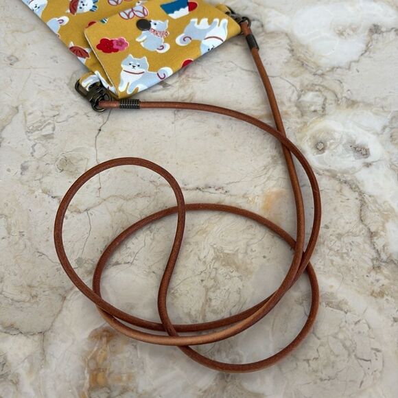 NWOT Linder Chin Cats Printed Cotton & Leather Crossbody Phone Case - Picture 6 of 6